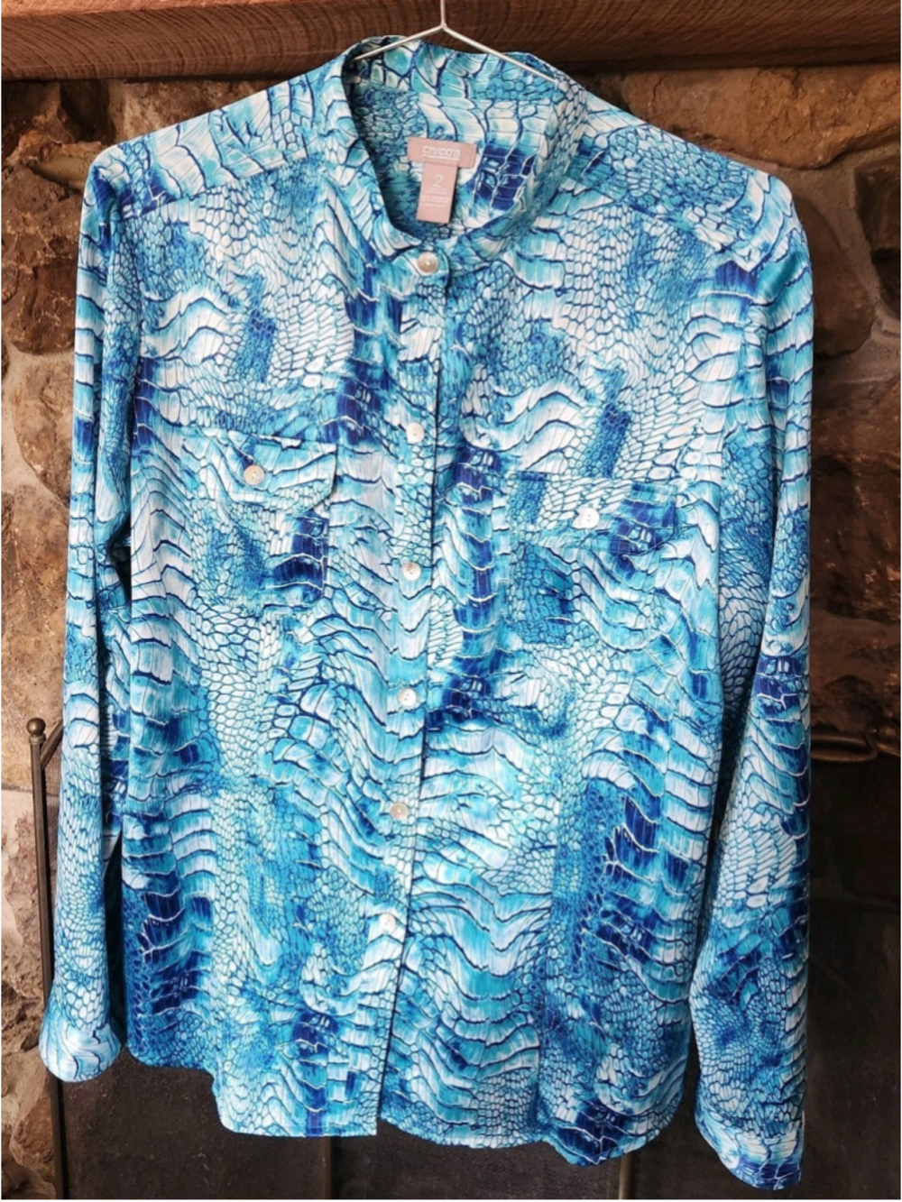 Chicos Womens Blouse Size 2 (US 12) Crocodile Print Long Sleeve Button Up Pocket